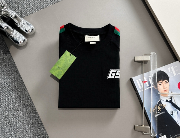 ブランドTシャツ全体デザイン